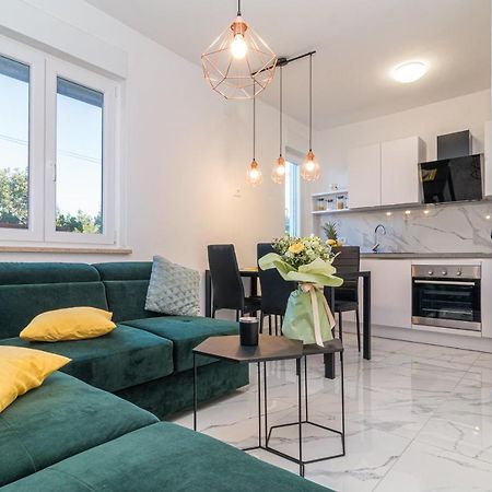 Three Waves Apartment New Pula Luaran gambar